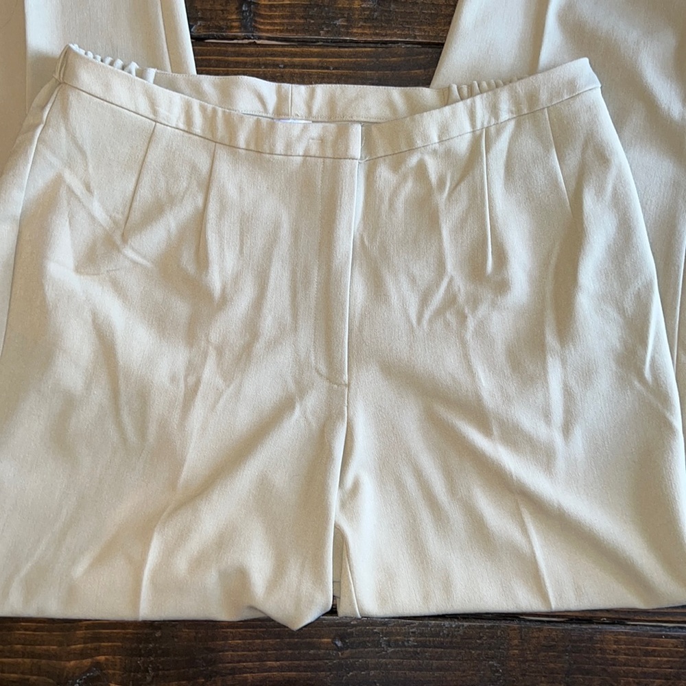 Front zipper & clasp closure